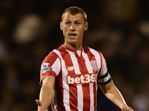 Steve Sidwell completes move to Brighton