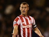  Steve Sidwell of Stoke City in action during the Capital One Cup Third Round match between Fulham and Stoke City at Craven Cottage on September 22, 2015 in London, United Kingdom.