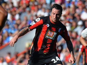 Lee Tomlin swaps Robins for Bluebirds