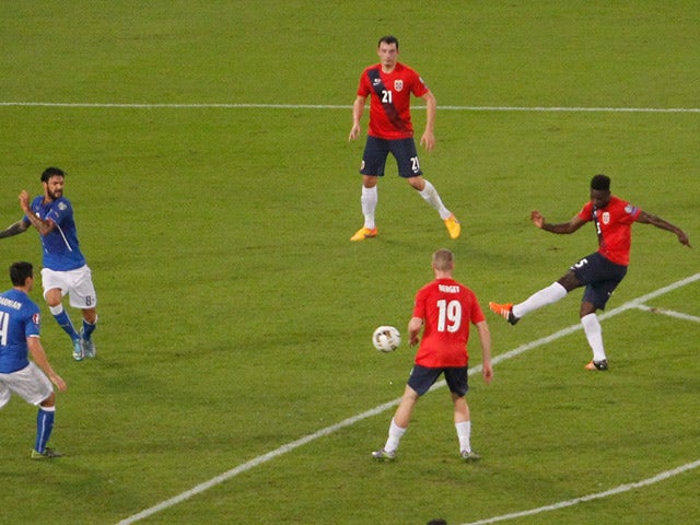 Alexander Tettey of Norway scores the opening goal during the UEFA EURO 2016 Qualifier between Italy and Norway on October 13, 2015