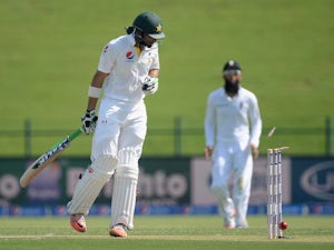 Pakistan steady after England's early wicket