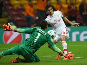 Galatasaray bounce back to lead Benfica