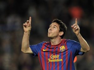 Messi breaks through for dominant Barca