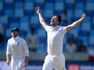 England outclass Pakistan to lead series