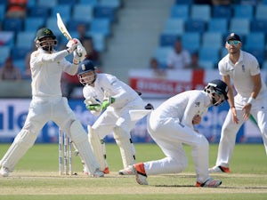 Pakistan lead England by 247 runs at tea