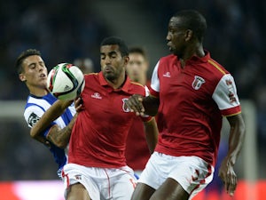 Braga hold on to claim point at Porto