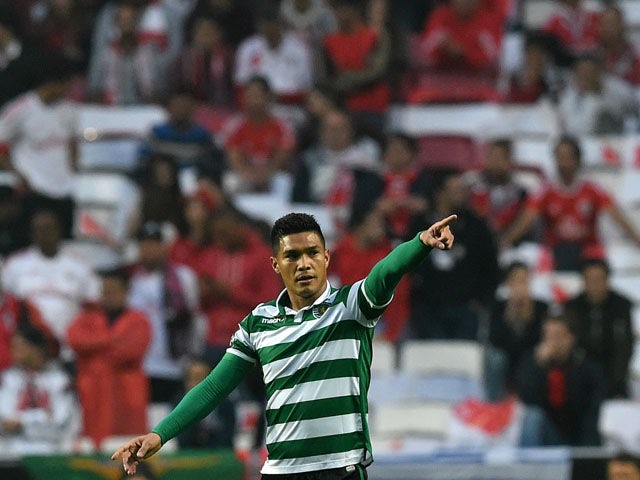 Sporting's Colombian forward Teofilo Gutierrez celebrates a goal during the Portuguese league football match SL Benfica vs Sporting CP at the Luz stadium in Lisbon on Ocotober 25, 2015
