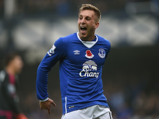 Everton's Spanish midfielder Gerard Deulofeu celebrates scoring his team's first goal during the English Premier League football match between Everton and Sunderland at Goodison Park in Liverpool on November 1, 2015.