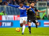 Carlos Carbonero of US Sampdoria battles for the ball with Lorenzo Tonelli of Empoli FC during the Serie A match between UC Sampdoria and Empoli FC at Stadio Luigi Ferraris on October 29, 2015