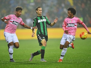 Nicola Sansone strike sinks 10-man Juve