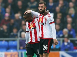 Steven Fletcher of Sunderland (26) celebrates with Jermain Defoe as he scores their second goal during the Barclays Premier League match between Everton and Sunderland at Goodison Park on November 1, 2015 in Liverpool, England.