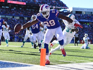 Williams guides Bills to victory over Dolphins