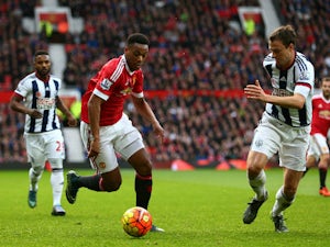 Half-Time Report: West Brom holding Manchester Utd