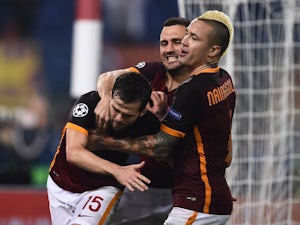 Late Pjanic penalty gives Roma victory