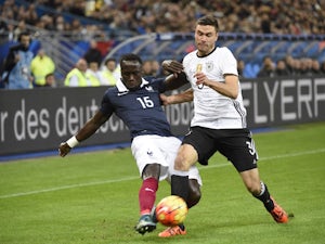 Giroud gives France lead over Germany