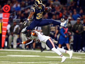 Chicago Bears ease past St Louis Rams