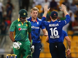 Pakistan run-outs restrict hosts to 208