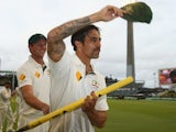 Mitchell Johnson leaves the field after playing his final Test for Australia on November 17, 2015