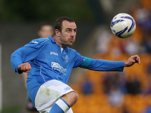 Captain signs new St Johnstone deal