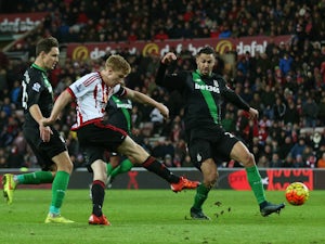 Duncan Watmore of Sunderland scores his team's second goal during the Barclays Premier League match between Sunderland and Stoke City at Stadium of Light on November 28, 2015 in Sunderland, England.
