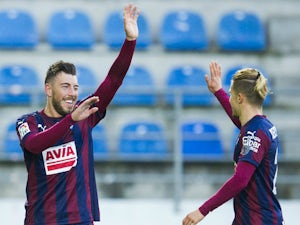 Las Palmas beat nine-man Eibar in Copa