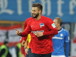 Victory moves Hertha Berlin up to third