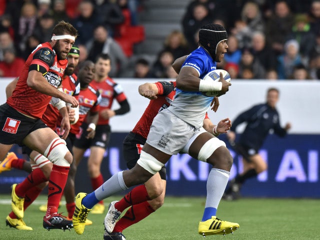 Saracens' English lock Maro Itoje runs with the ball during the European Rugby Champions Cup pool rugby union match between Oyonnax (USO) and Saracens (SFC) on December 13, 2015 at the Charles-Mathon stadium in Oyonnax, central eastern France.