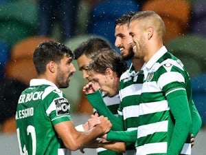 Sporting go top with Moreirense victory
