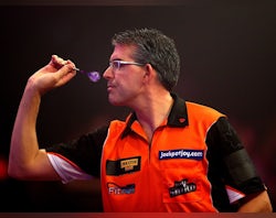 Lauby, Dennant among players to seal PDC Tour Cards