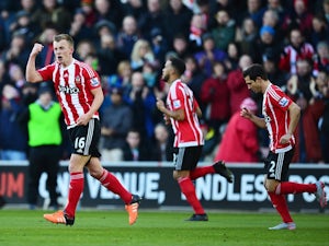 Southampton ease to win against West Brom