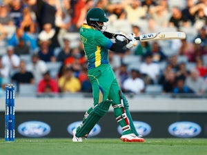 Stand-in captain Hafeez leads Pakistan to win