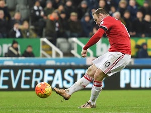 Team News: Rooney, Fellaini start for United