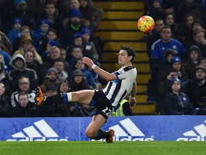 Daryl Janmaat to miss Swansea match