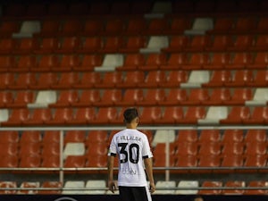 Fran Villalba signs new Valencia deal