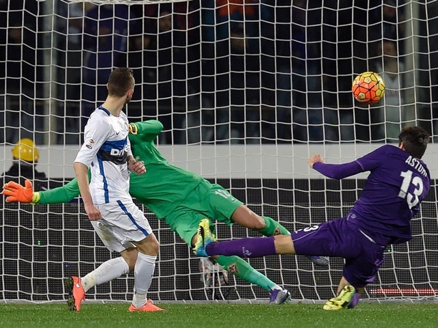 Inter Milan's Marcelo Brozovic shoots and scores during the Serie A match against Fiorentina on February 14, 2016