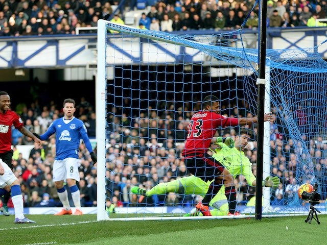 Salomon Rondon scores the opener during the Premier League game between Everton and West Bromwich Albion on February 13, 2016