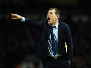 Slaven Bilic points and shouts during the FA Cup fourth-round replay between West Ham United and Liverpool on February 9, 2016