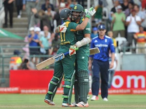 De Villiers helps South Africa to series win