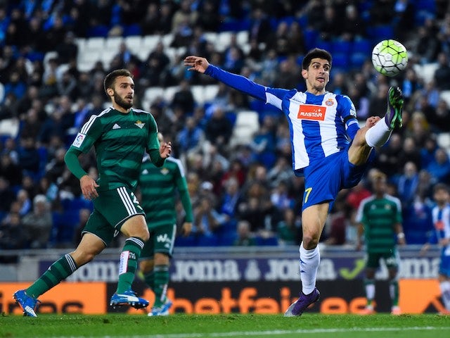 German Pezzella and Gerard Moreno in actione during the La Liga game between Espanyol and Real Betis on March 3, 2016
