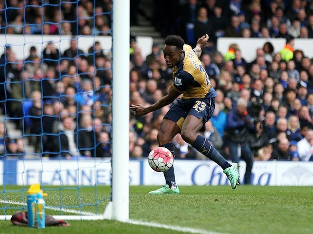 Danny Welbeck scores the opener during the Premier League game between Everton and Arsenal on March 19, 2016