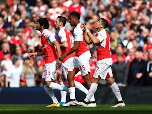 Arsenal close gap on top two