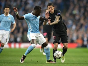 Bacary Sagna faces off with Angel di Maria during the Champions League quarter-final between Manchester City and Paris Saint-Germain on April 12, 2016