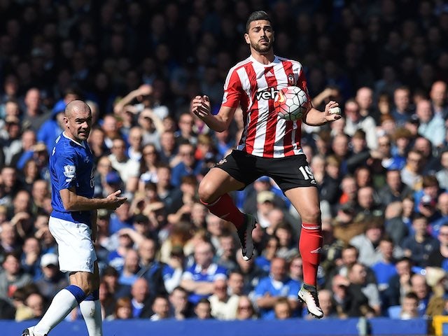 Graziano Pelle controls the ball during the Premier League game between Everton and Southampton on April 16, 2016