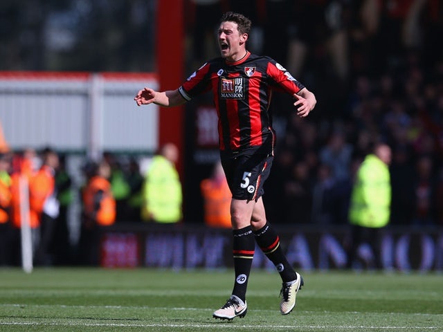 Tommy Elphick celebrates scoring during the Premier League game between Bournemouth and Chelsea on April 23, 2016