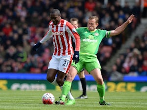 Gianelli Imbula and Lee Cattermole in action during the Premier League match between Stoke City and Sunderland on April 30, 2016