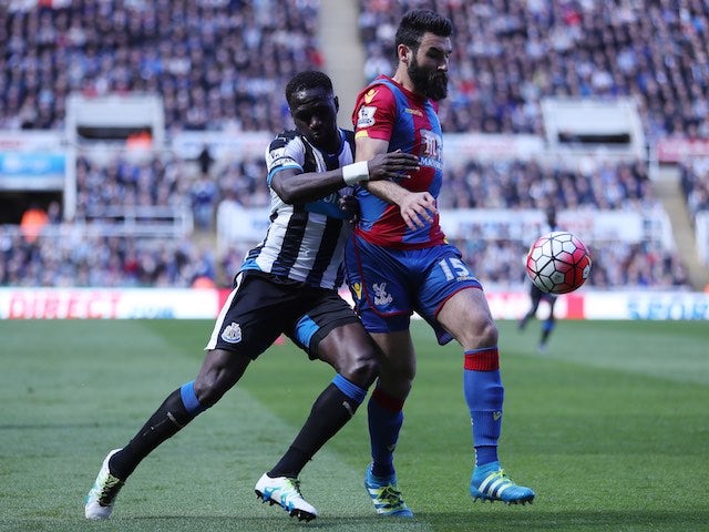 Big boy Mile Jedinak and Moussa Sissoko in action during the Premier League game between Newcastle United and Crystal Palace on April 30, 2016