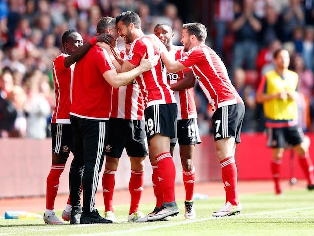 Graziano Pelle celebrates scoring during the Premier League game between Southampton and Crystal Palace on May 15, 2016
