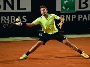 Wawrinka fights back to see off Paire in Rome
