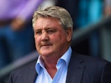 Steve Bruce watches on during the Championship playoff semi-final between Derby County and Hull City on May 14, 2016