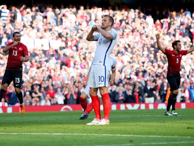 Harry Kane reacts to missing a pen during the international friendly between England and Turkey on May 22, 2016